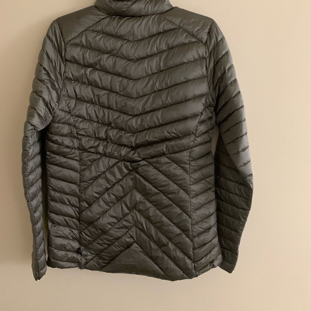 Women’s Medium Packable Down Puffer Jacket - Picture 3 of 14